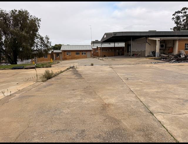 3,927M² WAREHOUSE FOR SALE IN MALMESBURY INDUSTRIA